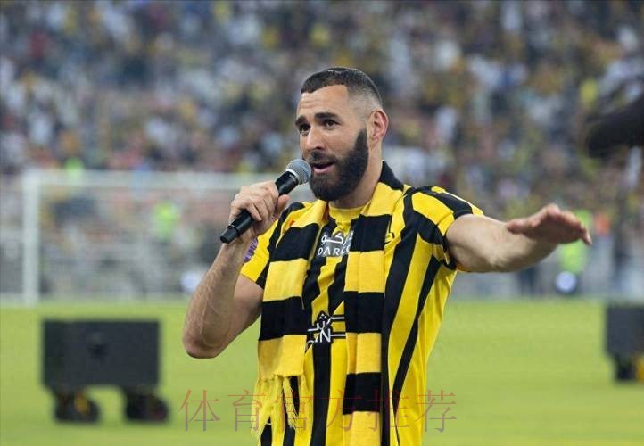 本泽马:姆巴佩提前祝贺我 C罗离队后我有更多雄心